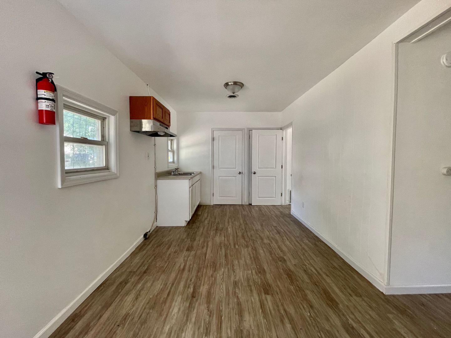 Millville Apartment: 413-415 E Broad St