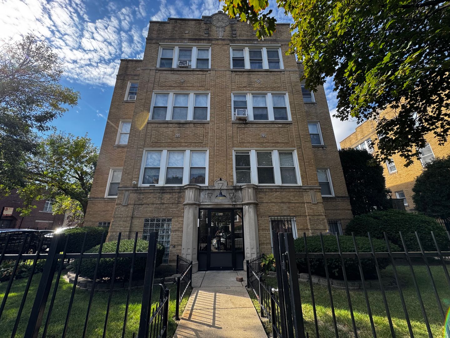 Chicago Apartment: 4900-08 N St Louis Ave