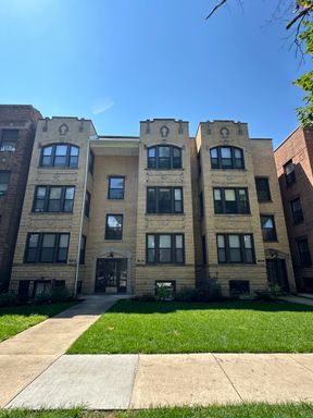 Beautiful Brand New 2 Bedroom Apartment. Gorgeous New Kitchen, Bathroom and Appliances. Outdoor Space! – photo 1