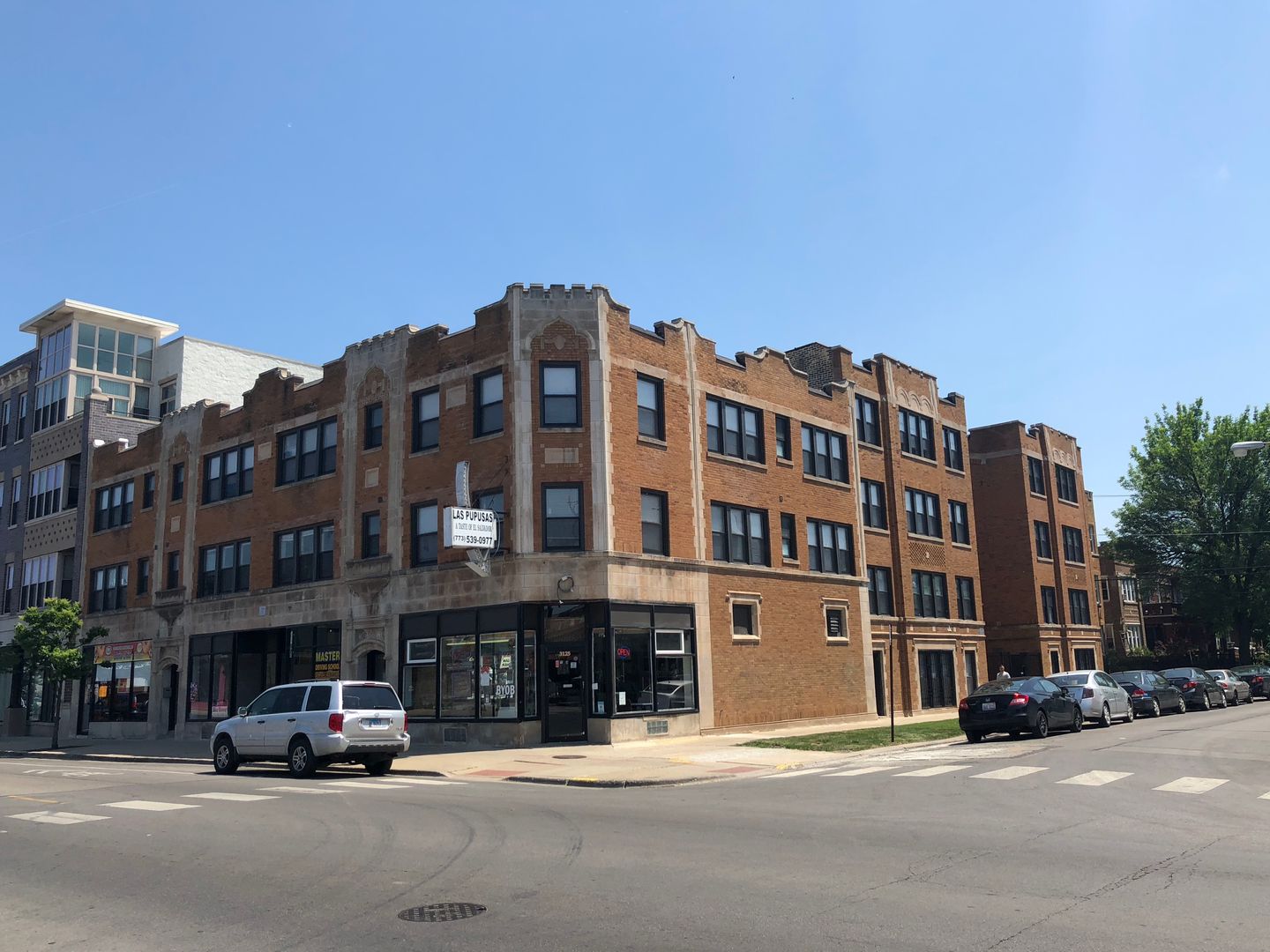 Chicago Apartment: 3119 W Lawrence Ave
