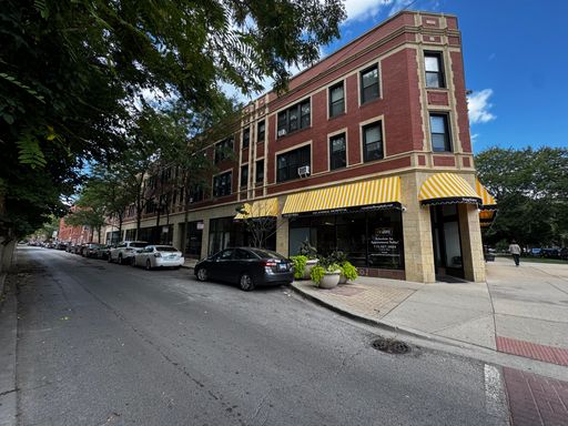 Charming STUDIO in East Rogers Park – Steps to Red Line & Glenwood Arts District! – photo 1