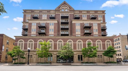 Large 1 BED WITH PATIO in LUXURY Rogers Park HIGH AMENITY! Fitness/Rooftop/Elevator/Parking!! – photo 1