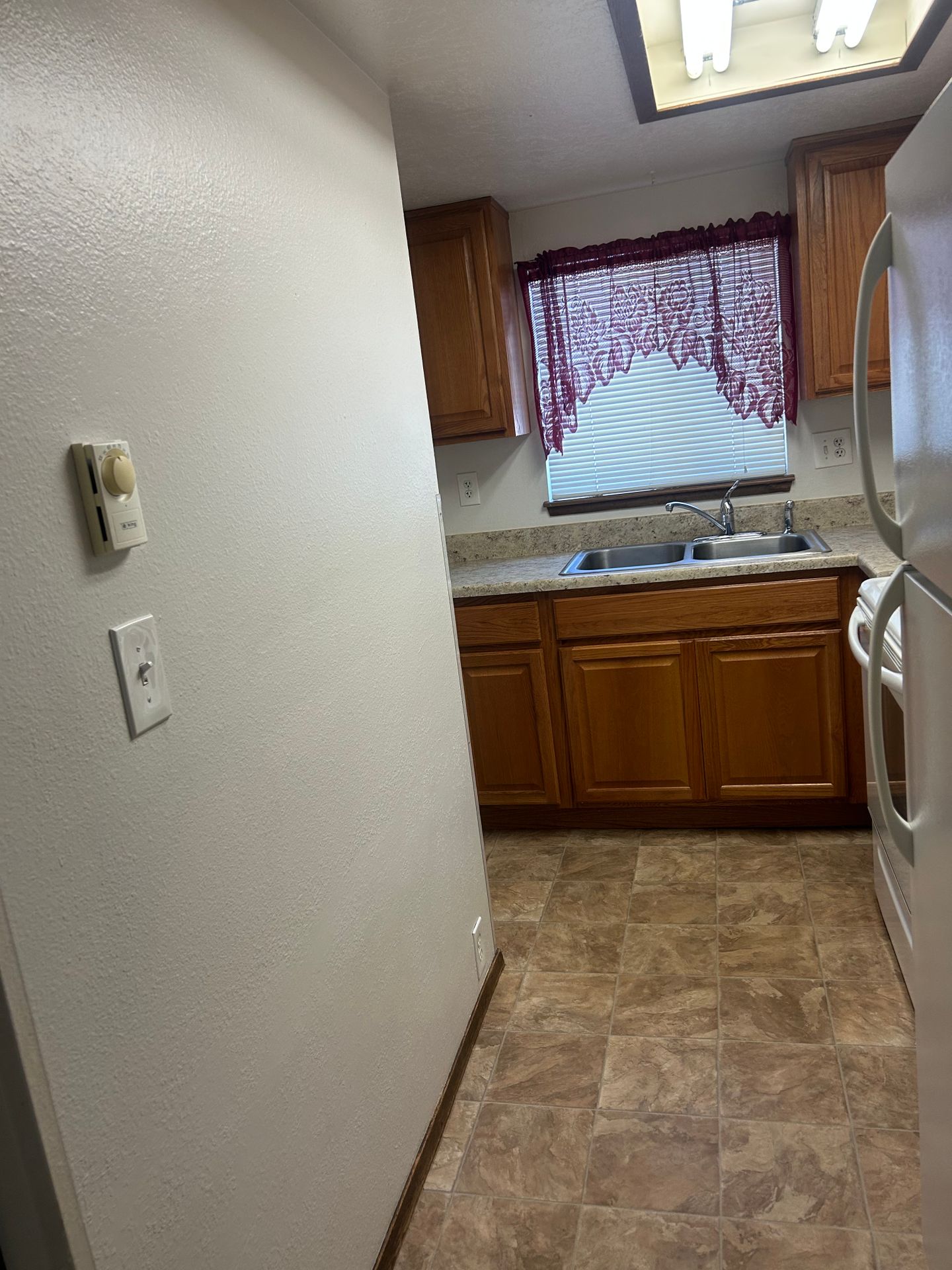 Malad Apartment: 94 E 50 S