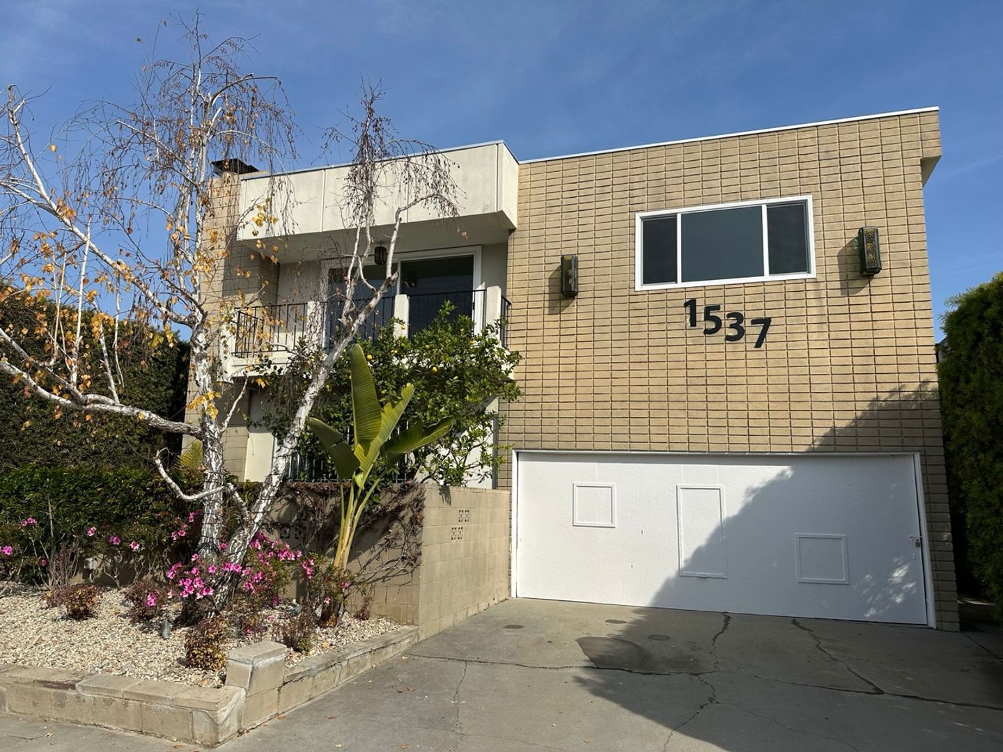 Santa Monica Apartment: 1537 Stanford St.