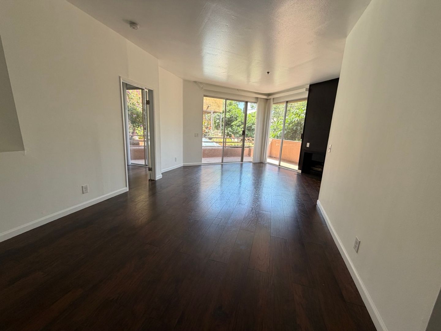 Los Angeles Apartment: 1229 N. Sycamore Ave.