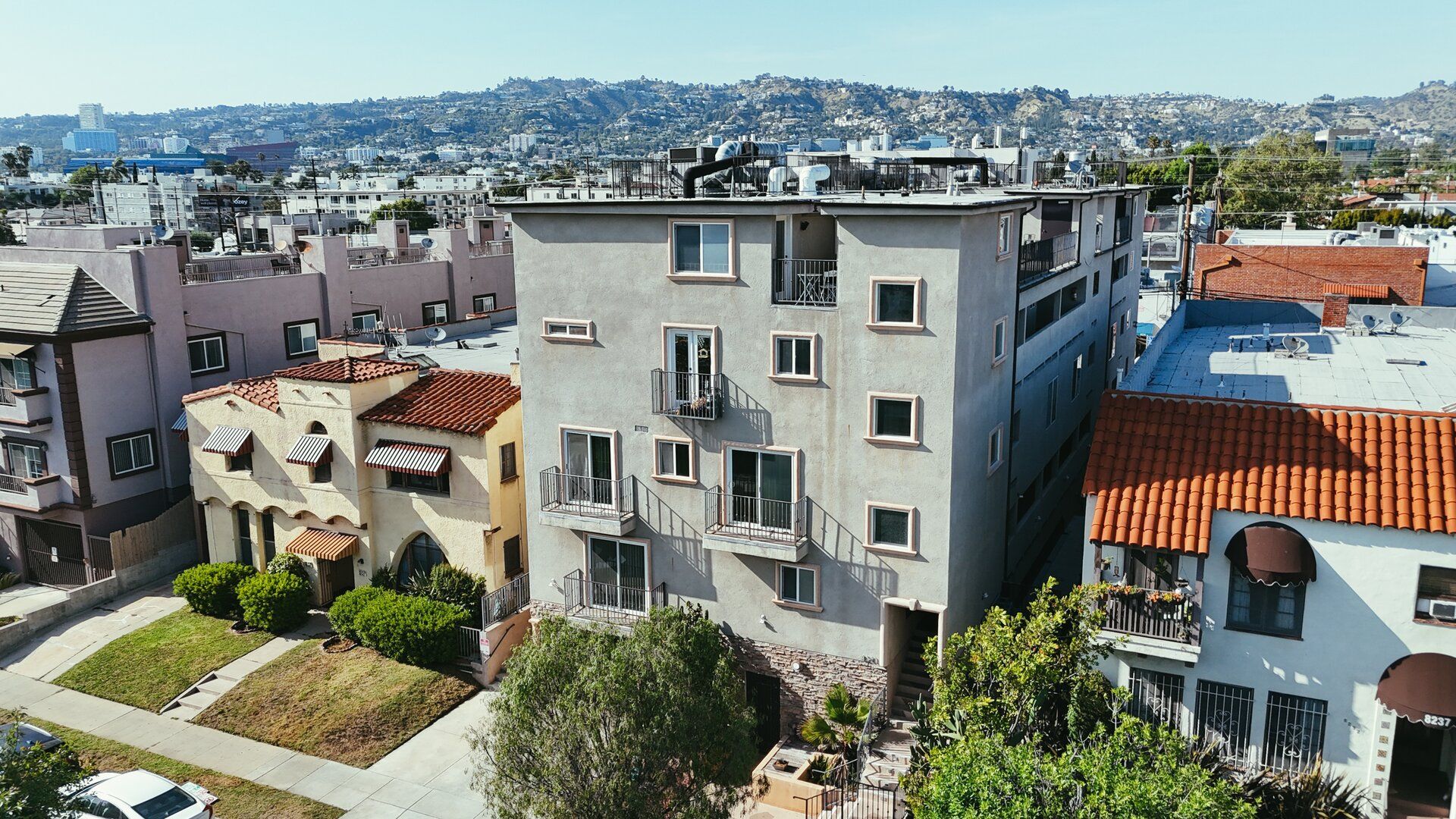 Los Angeles Apartment: 8241 Blackburn Ave.