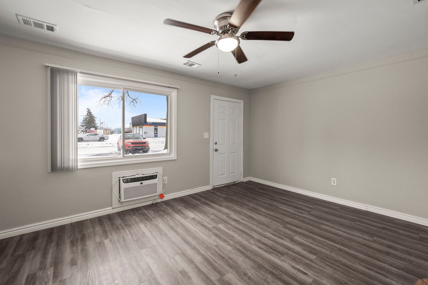 Troy Apartment: 1071 Rochester Rd.