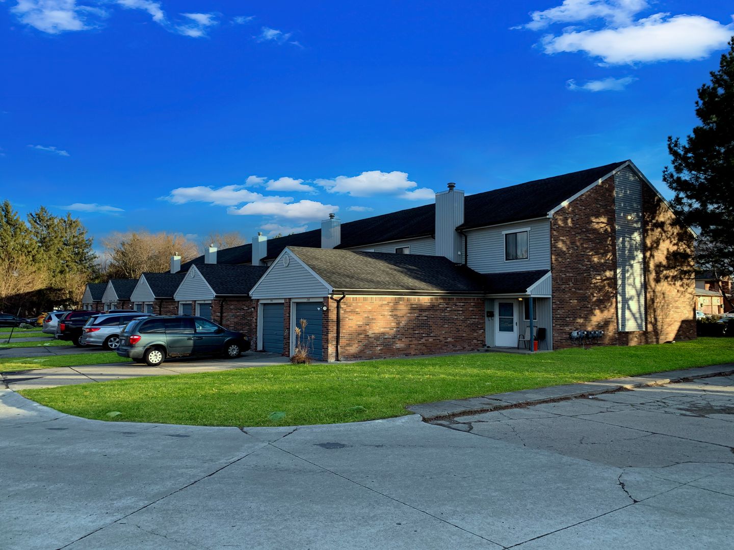 Madison Heights Apartment: 370 E 13 Mile Rd.