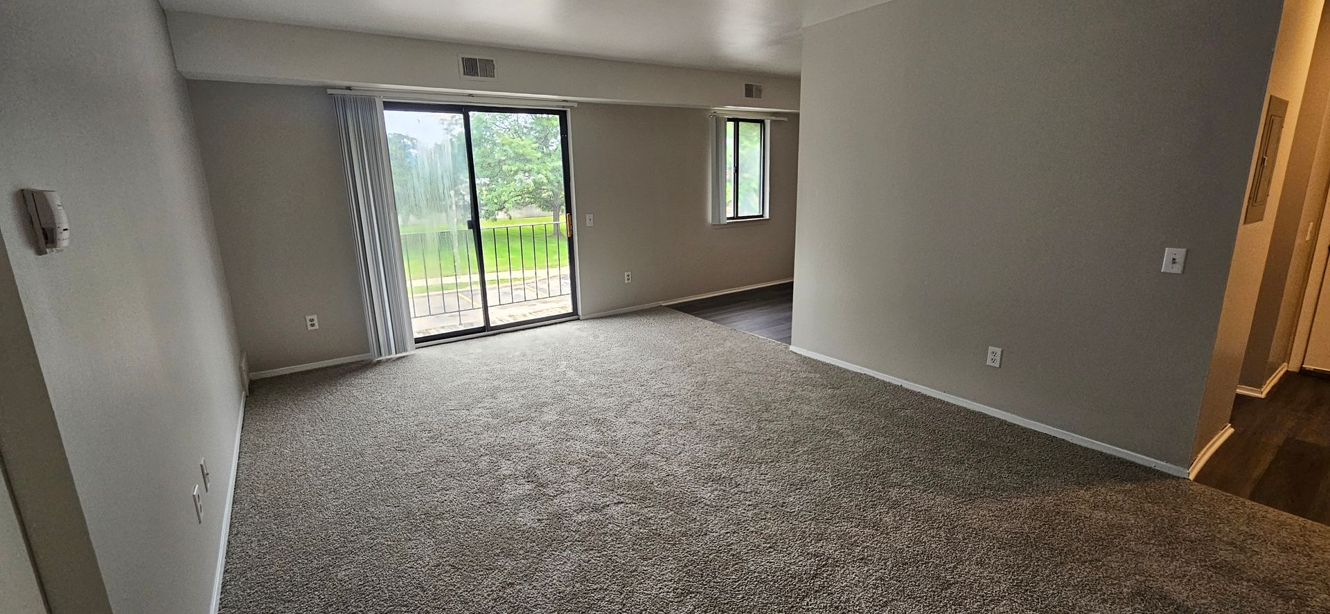 Clinton Twp. Apartment: 23243 E 15 Mile Road