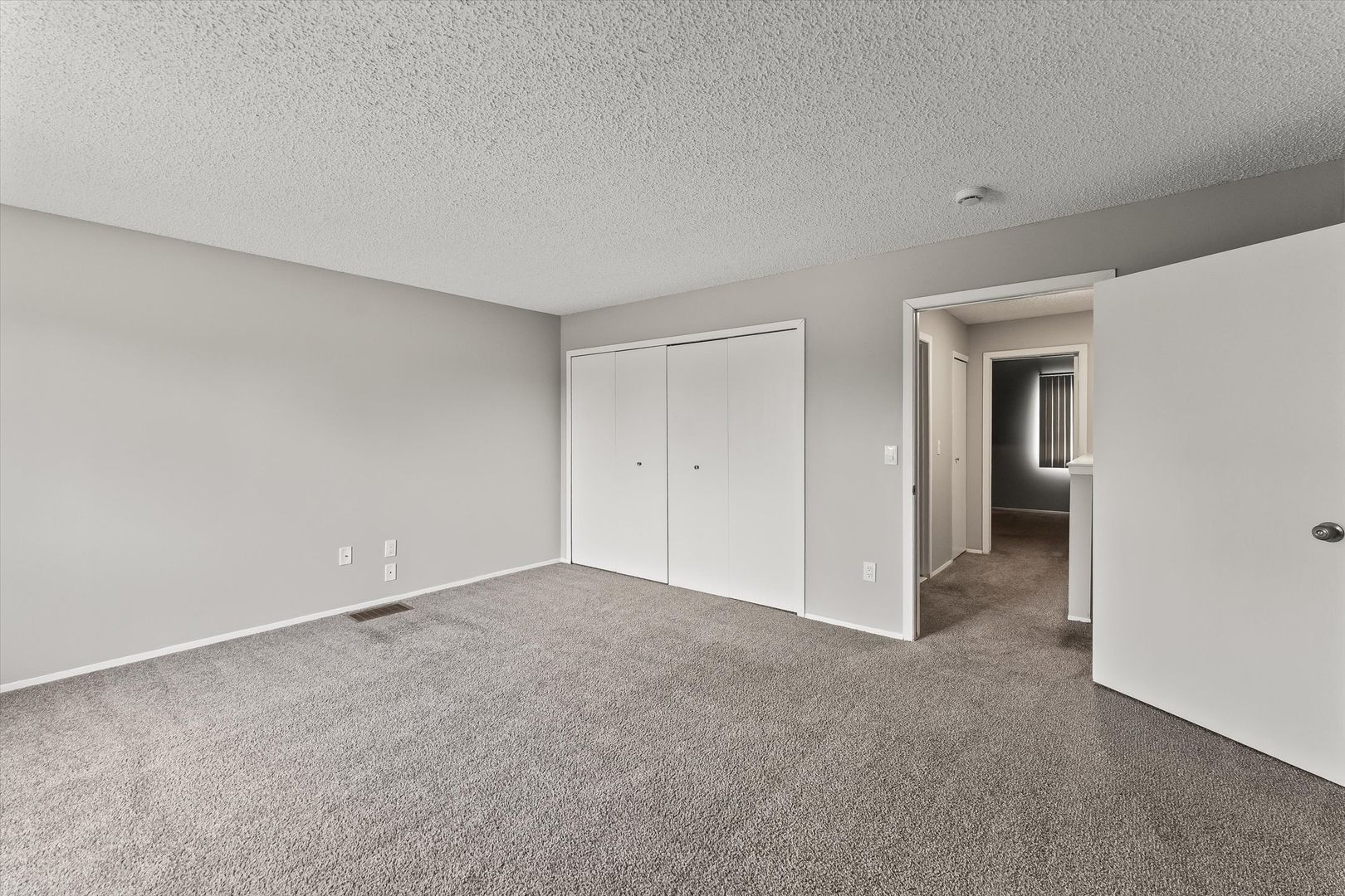 Emerald Apartments 9 of 27