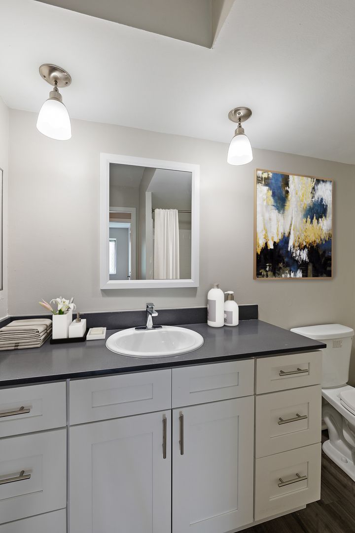 Hines Park Place Apartments 3 of 12