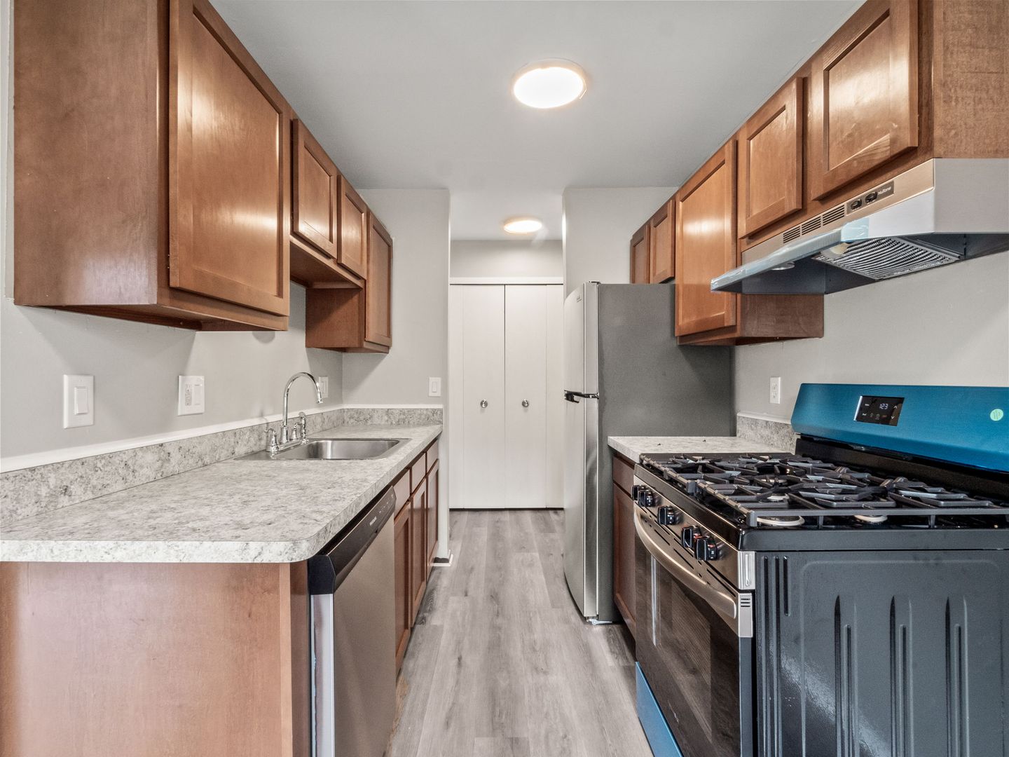 Clinton Twp. Apartment: 23243 E 15 Mile Road