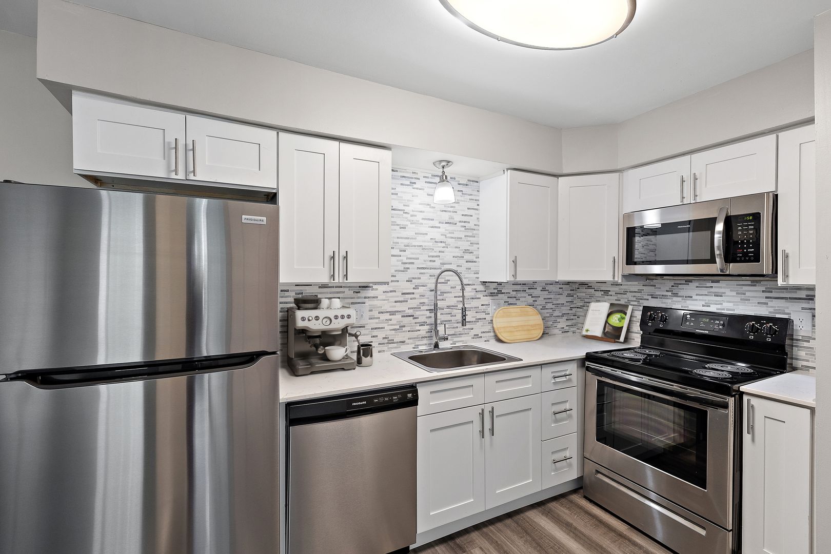 Hines Park Place Apartments 2 of 12