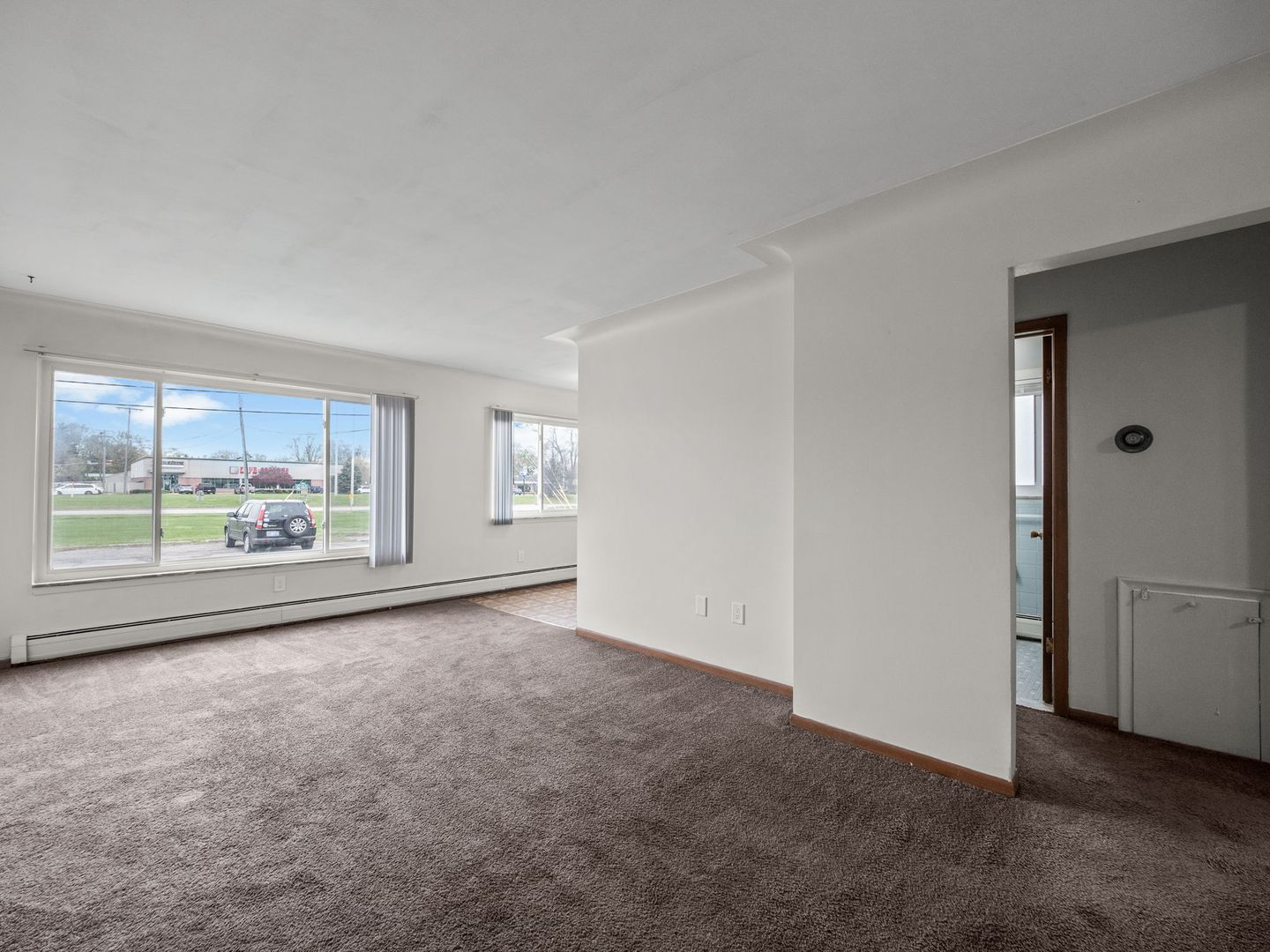 Utica Apartment: 8310 Hall Rd.