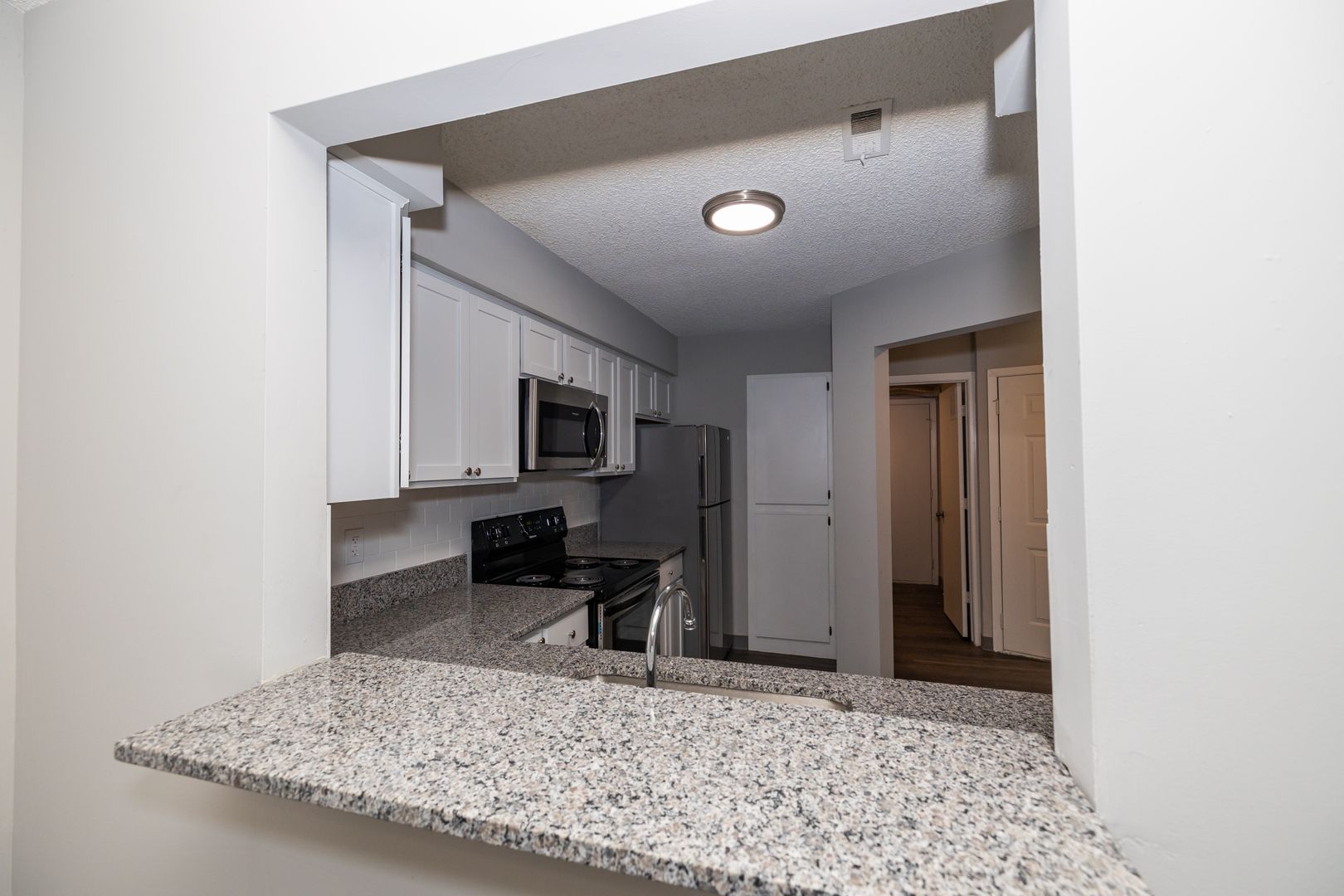 Emerald Apartments 19 of 27