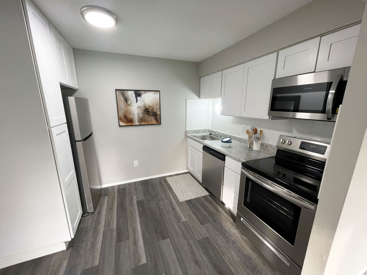 Emerald Apartments 6 of 8