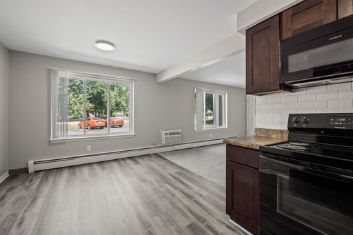 Rarely Available Renovated 2 Bed Apartment in Shelby Townhship