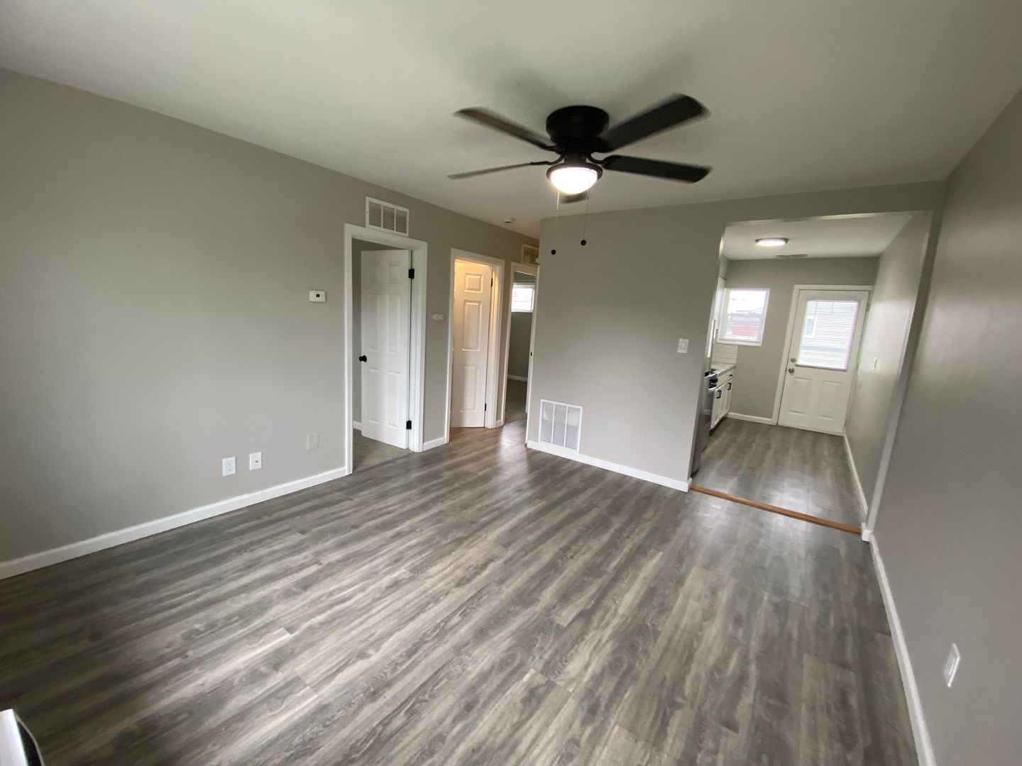 Troy Apartment: 1071 Rochester Rd.