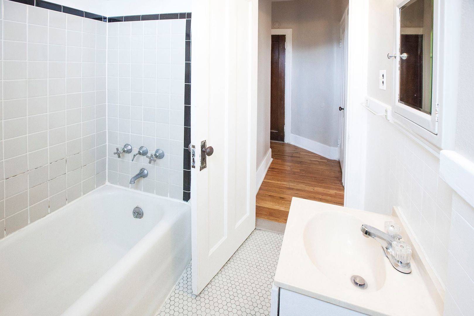 2072 Wabash Street 10 of 12