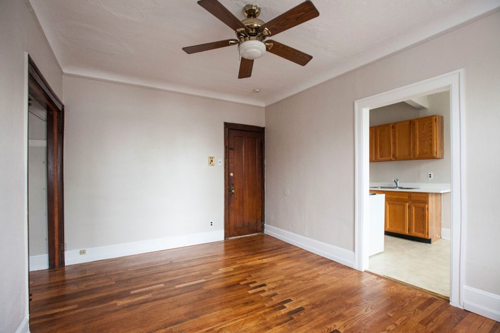 2072 Wabash Street 9 of 12