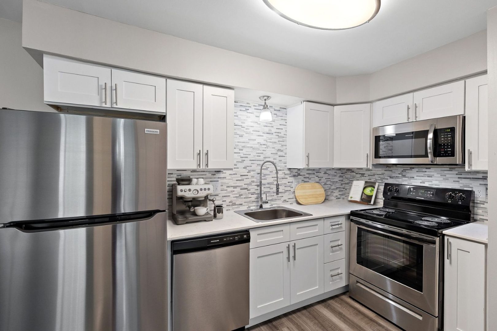 Plymouth Apartment: 14040-2 Brougham Ct
