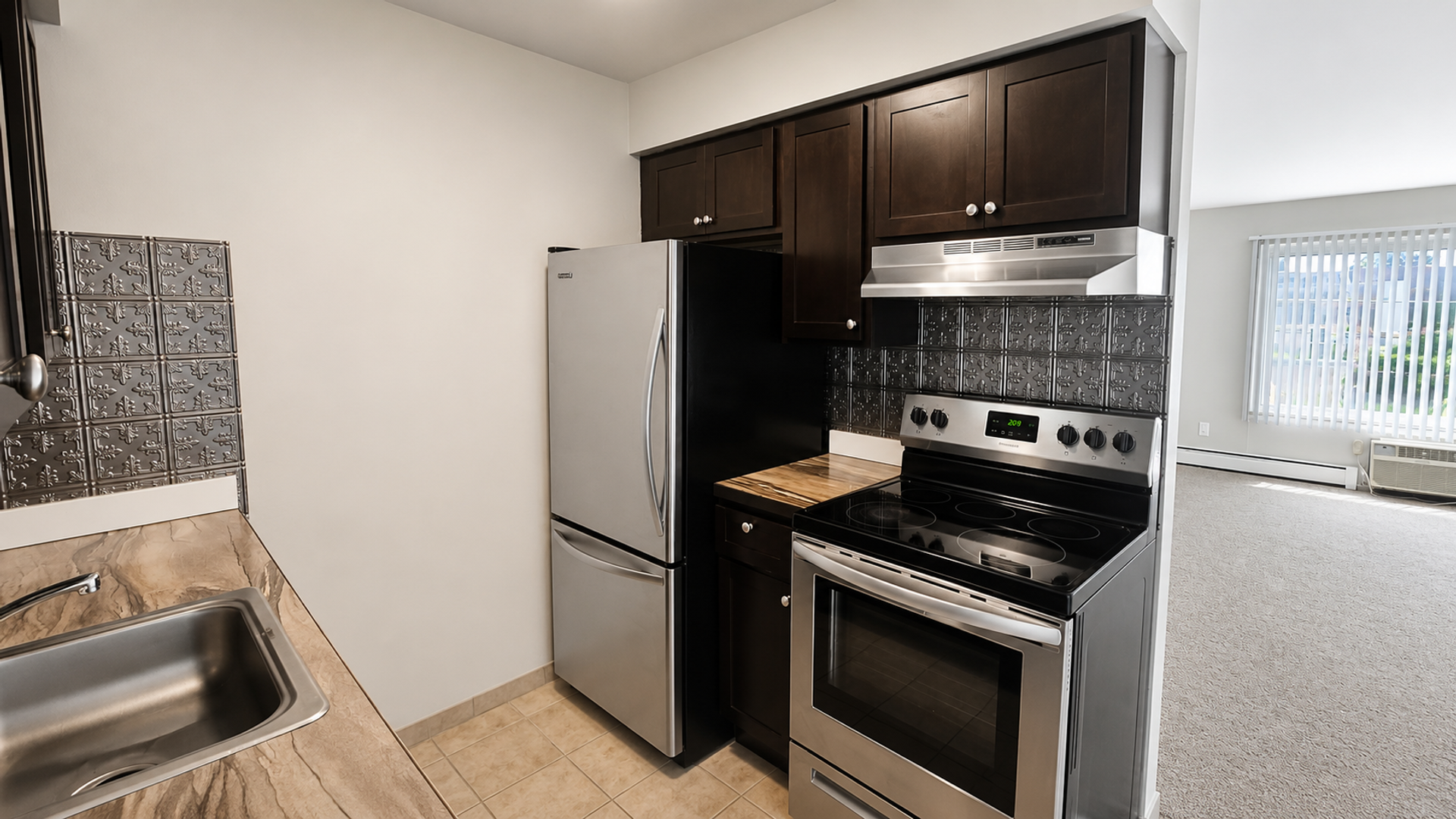 Mt. Clemens Apartment: 135 N. River Rd