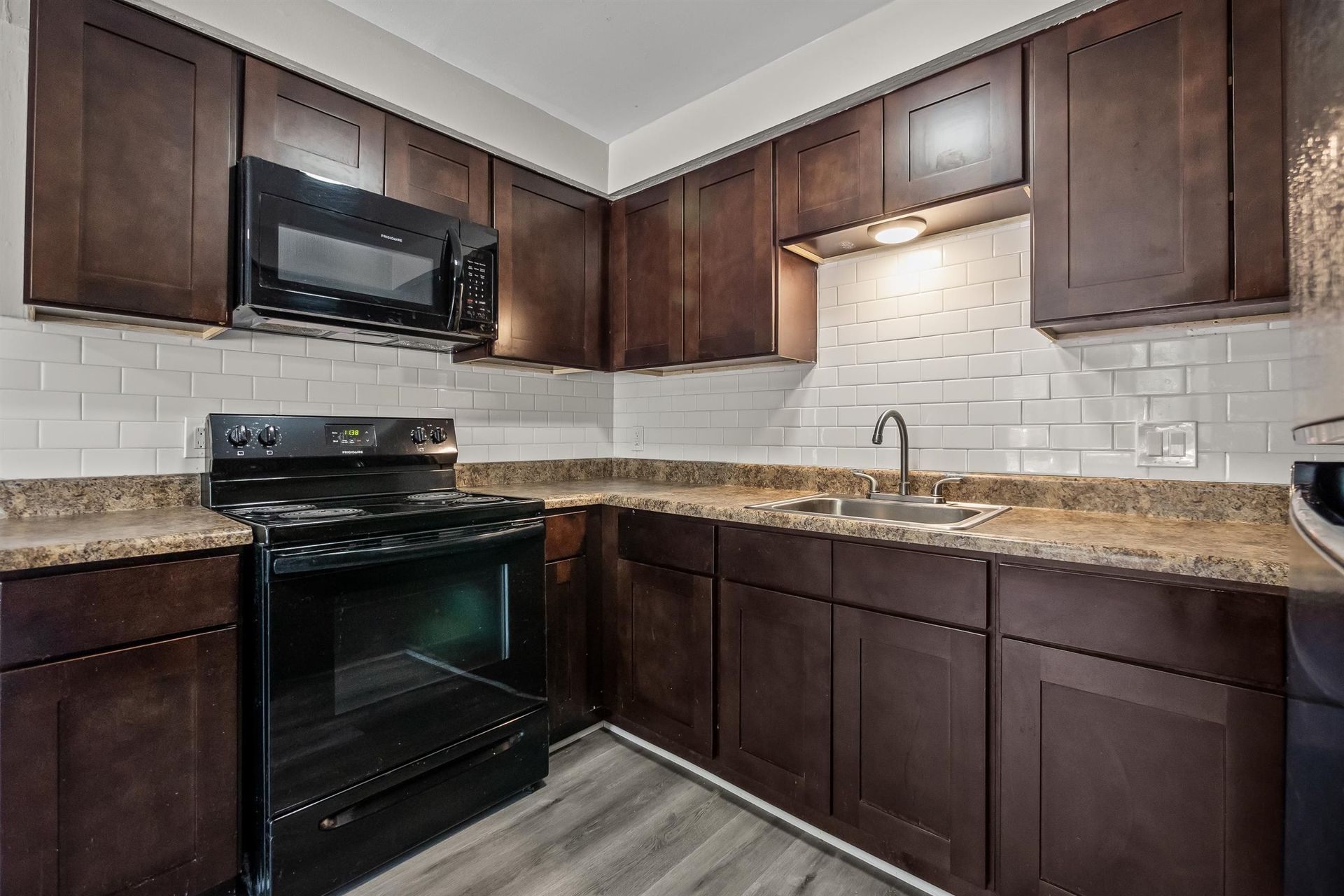 Sterling Hill Apartments (51501 Mound LLC) 3 of 12