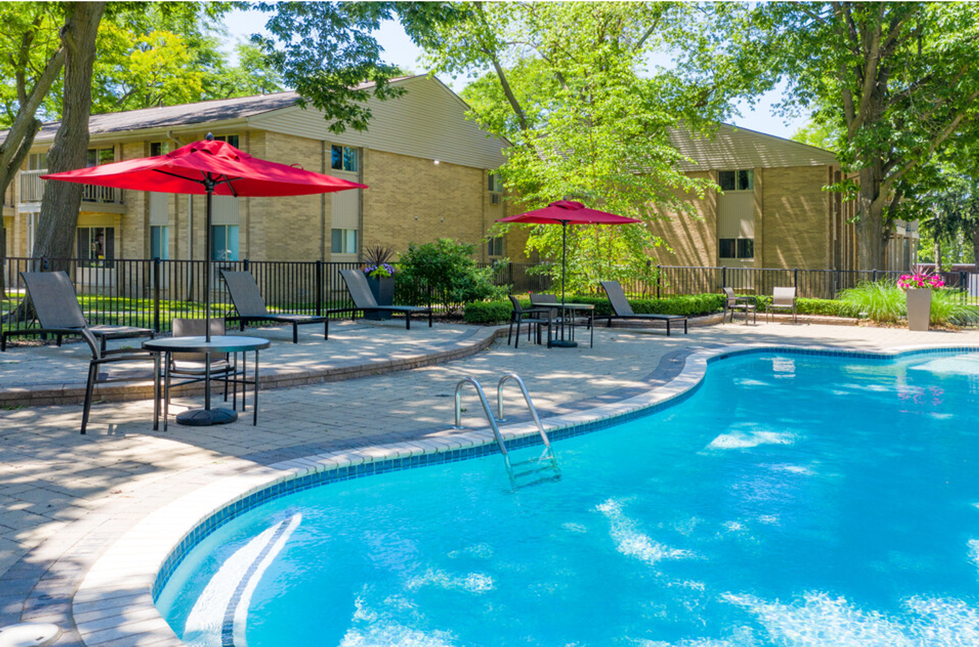 Pool at The Ivanhoe Apartments (1 of 3)