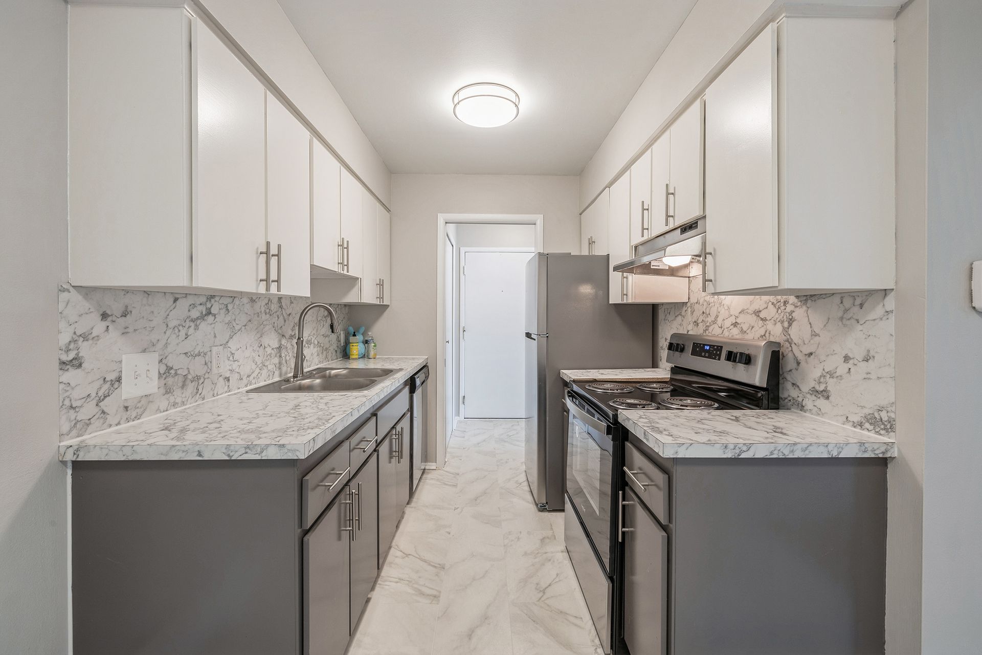 The Ivanhoe Apartments 2 of 12