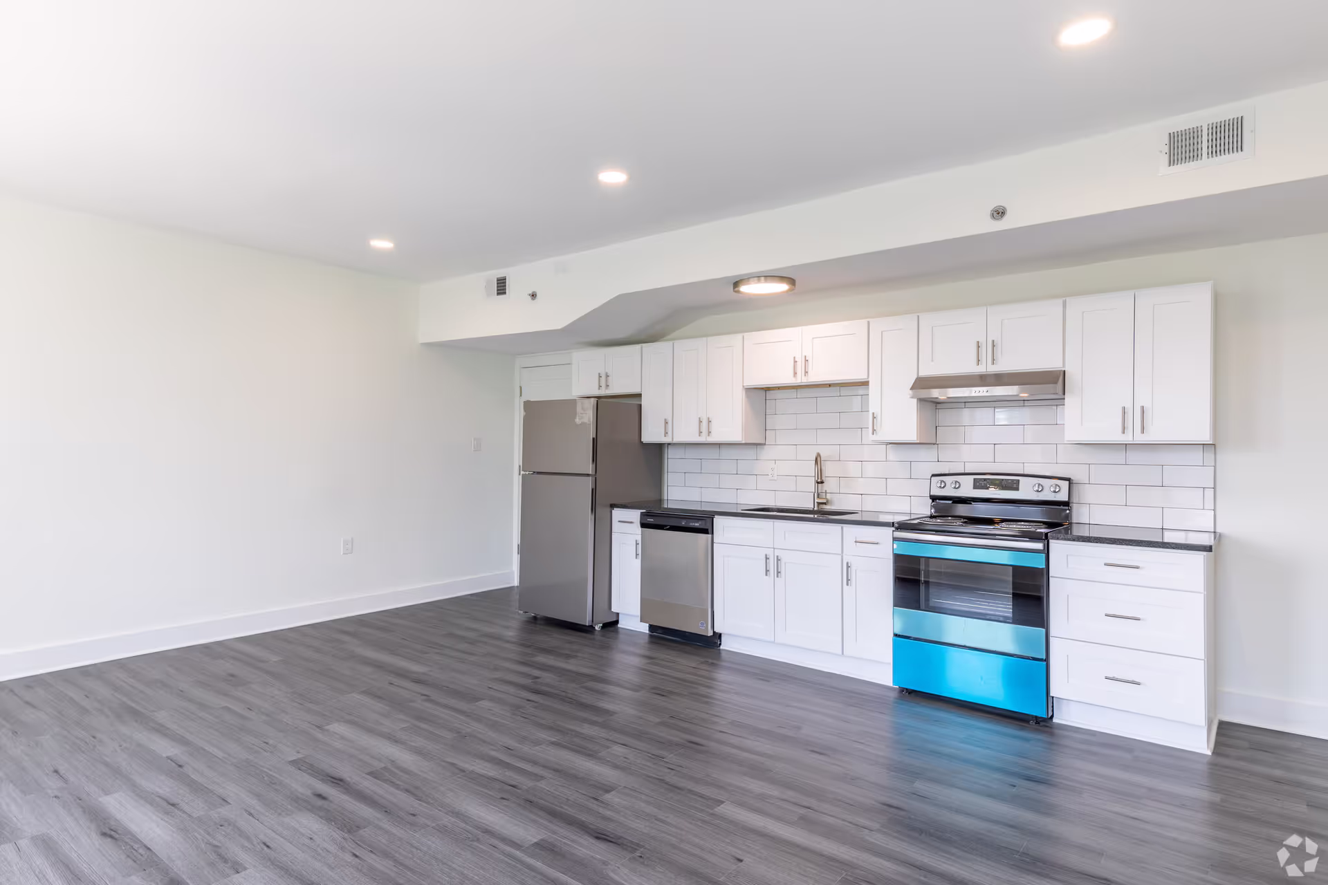 WESTWILL APARTMENTS 6 of 12