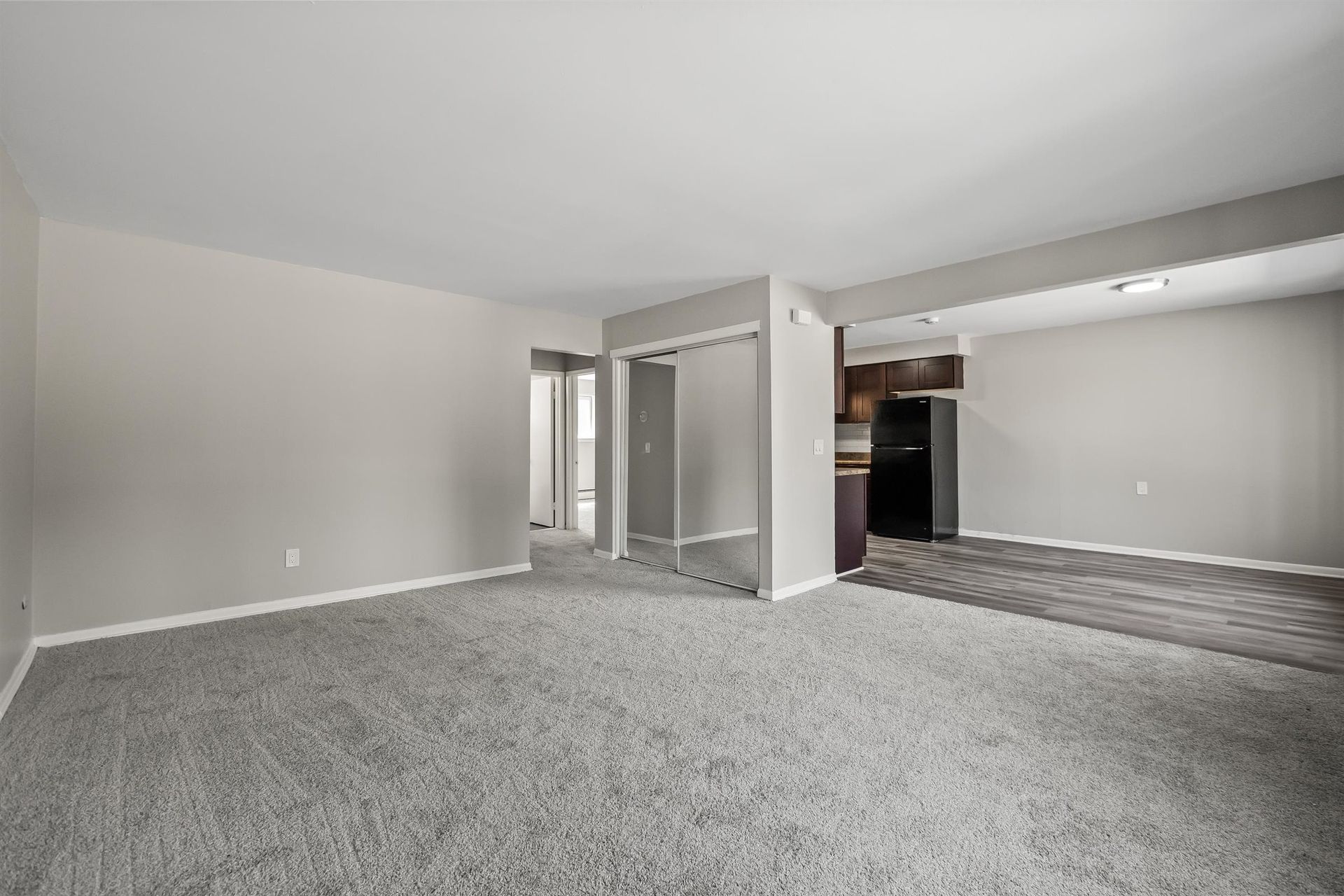 Sterling Hill Apartments (51501 Mound LLC) 9 of 12