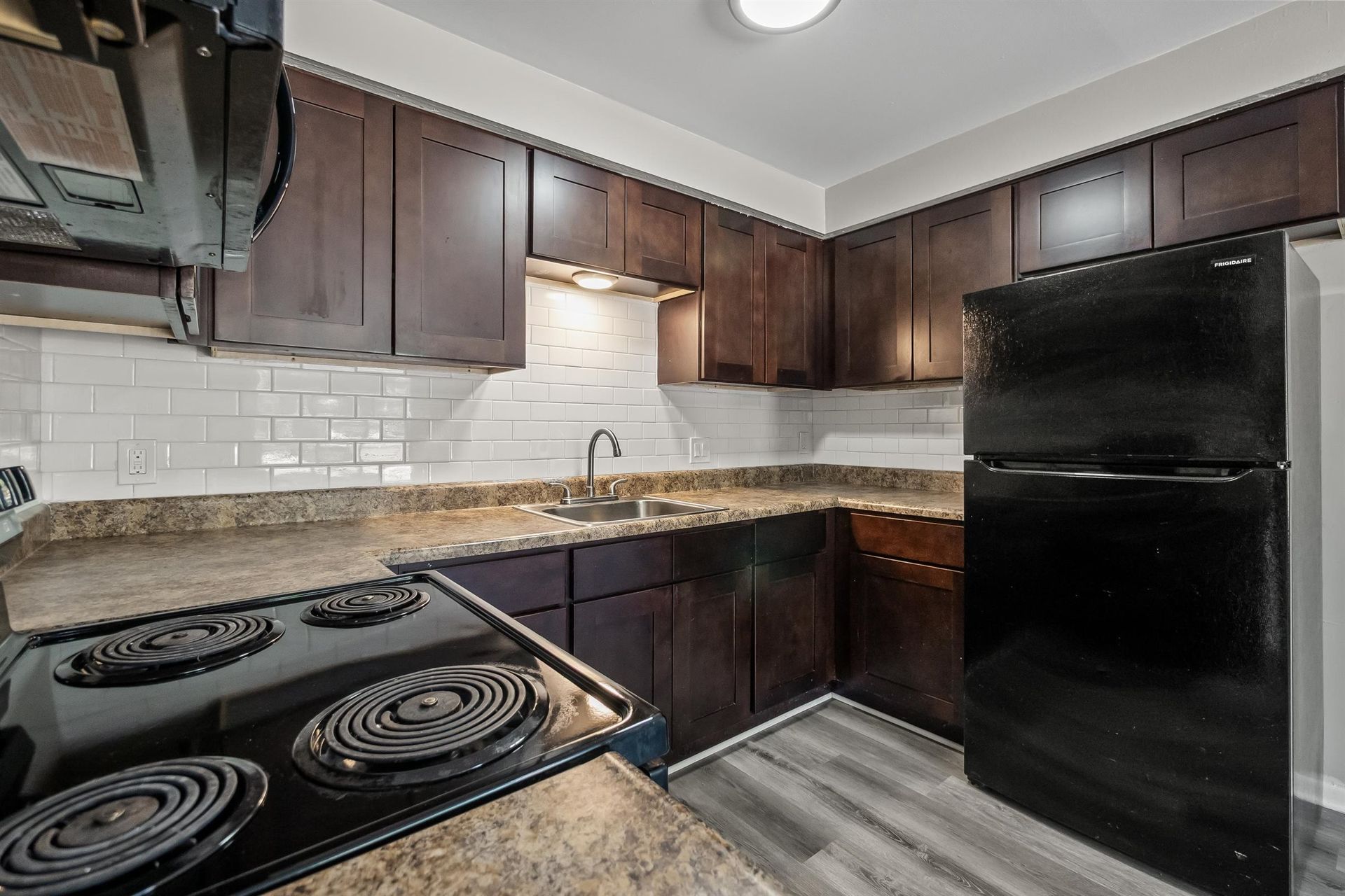 Sterling Hill Apartments (51501 Mound LLC) 4 of 12