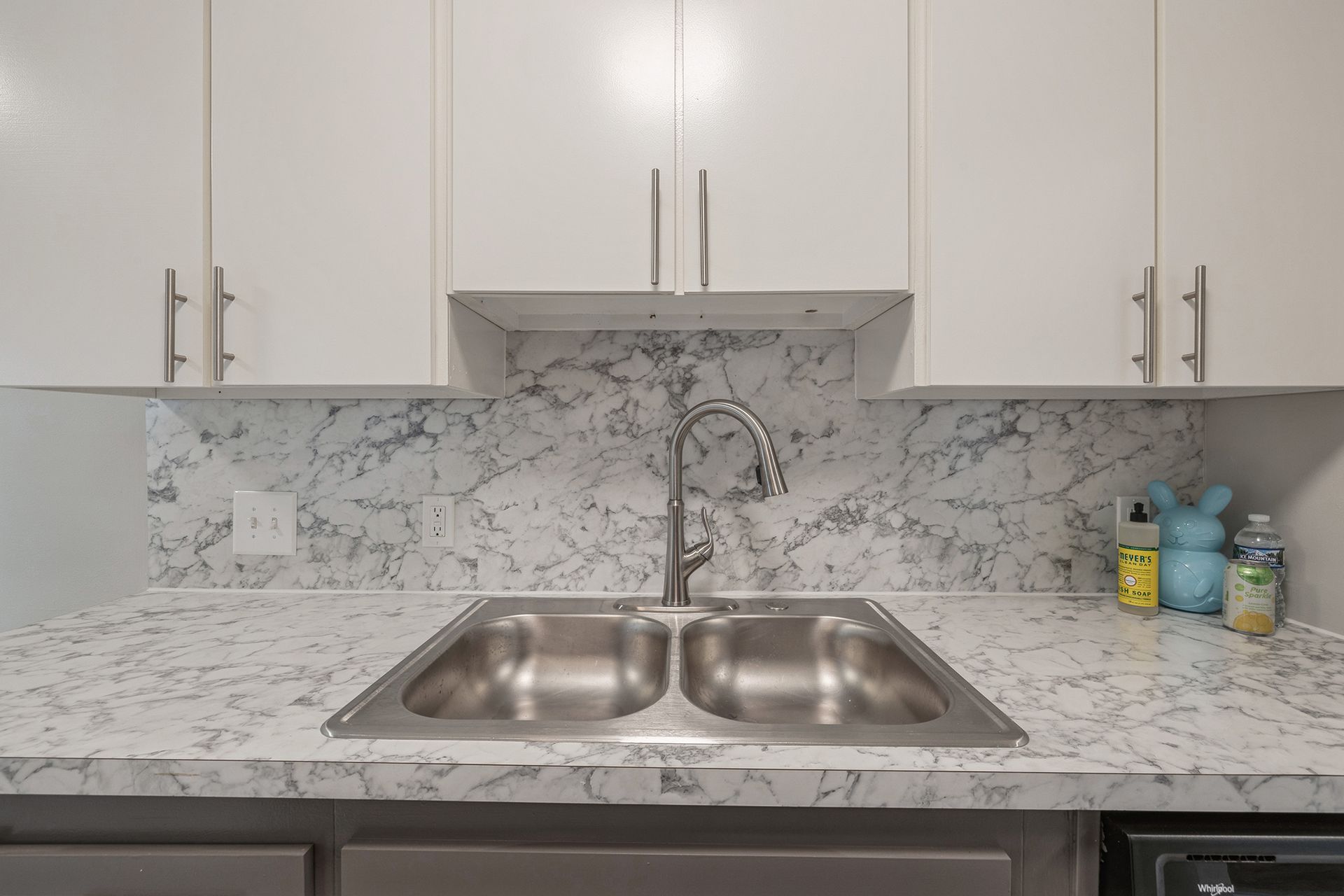 The Ivanhoe Apartments 5 of 12