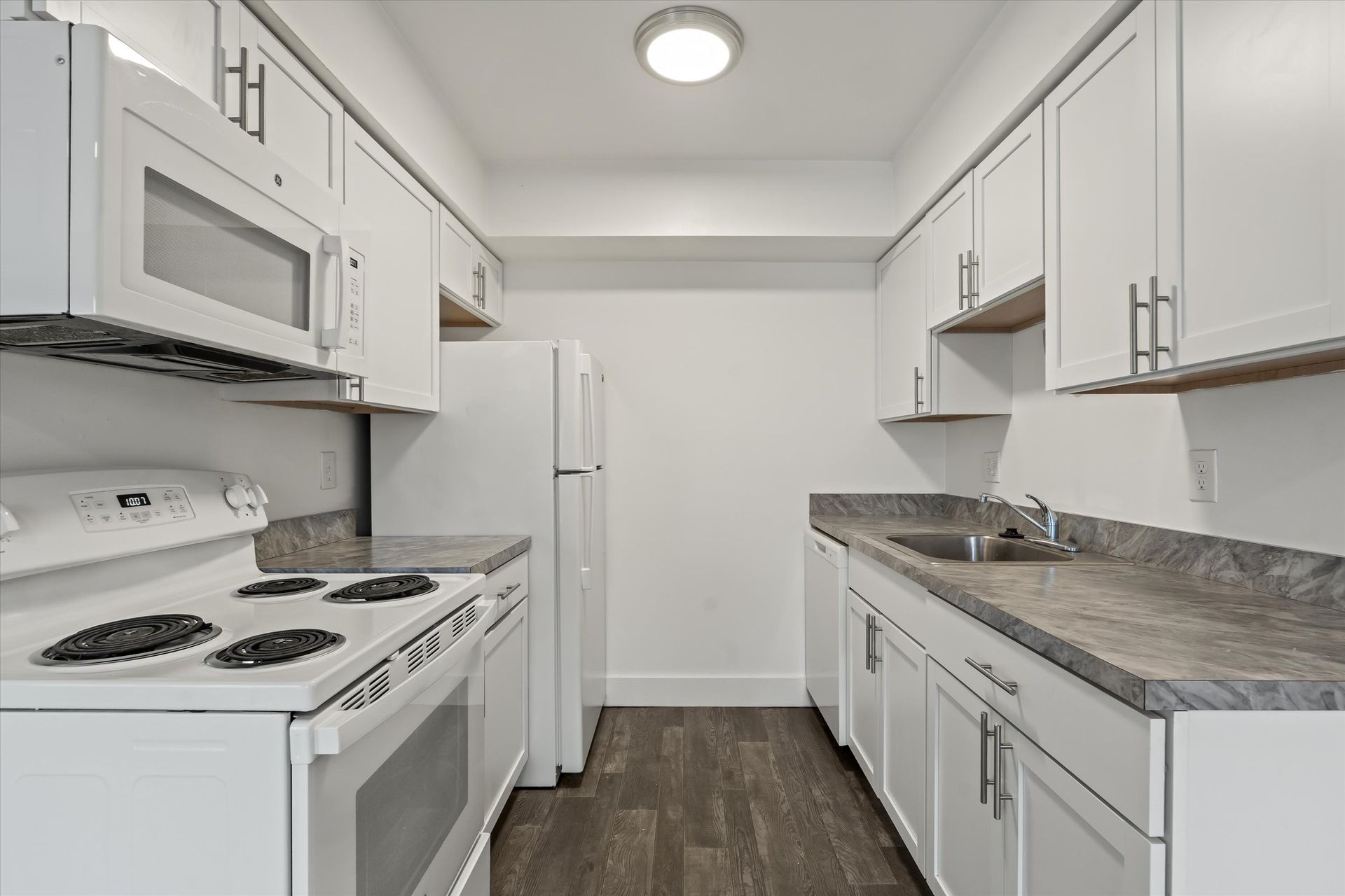 French Quarter Apartments 7 of 12