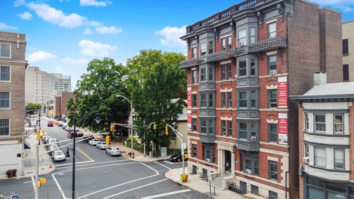 206 E Hanover St - Store – photo 1