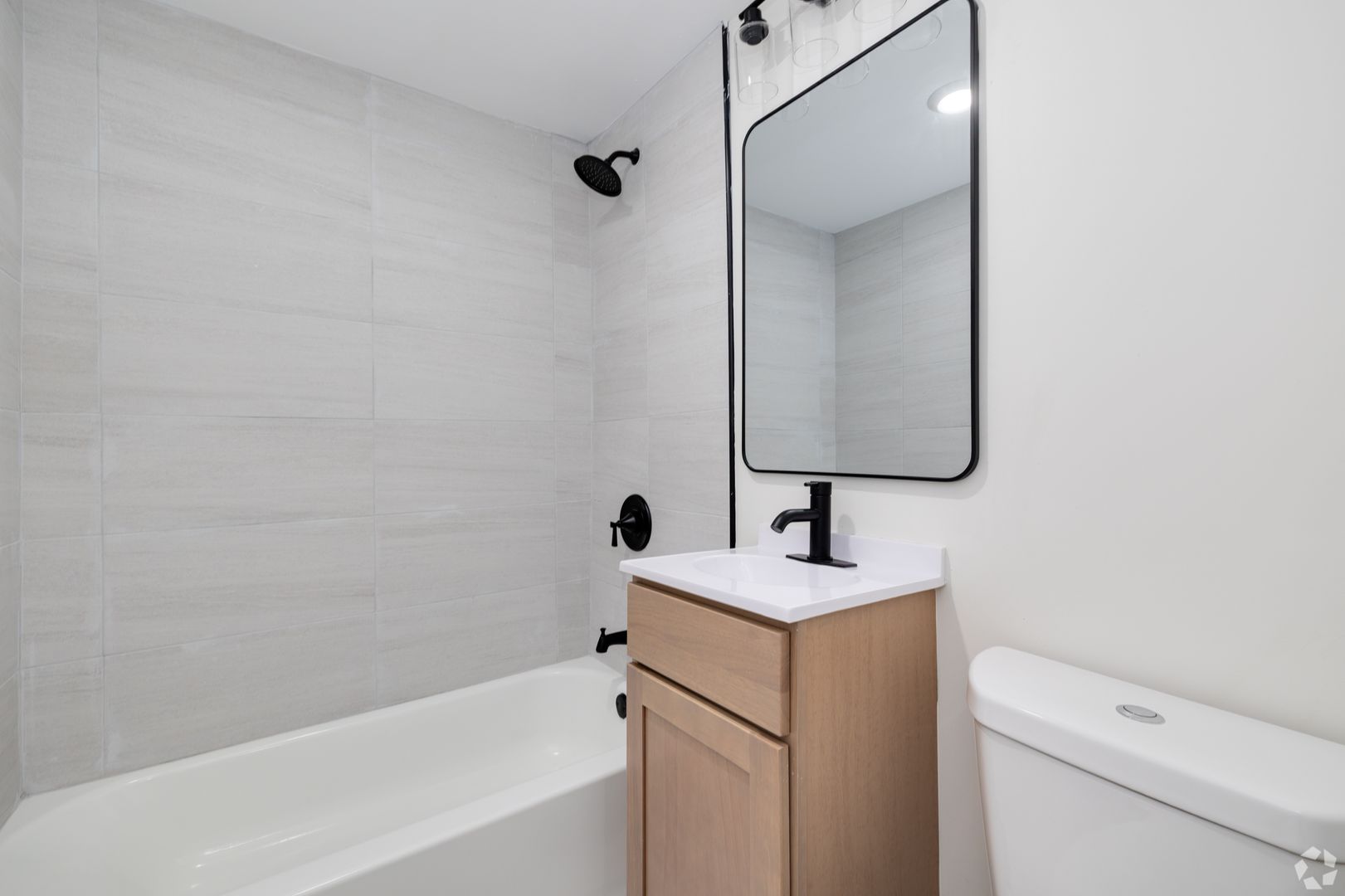 Philadelphia Apartment: 921 Tyson Ave