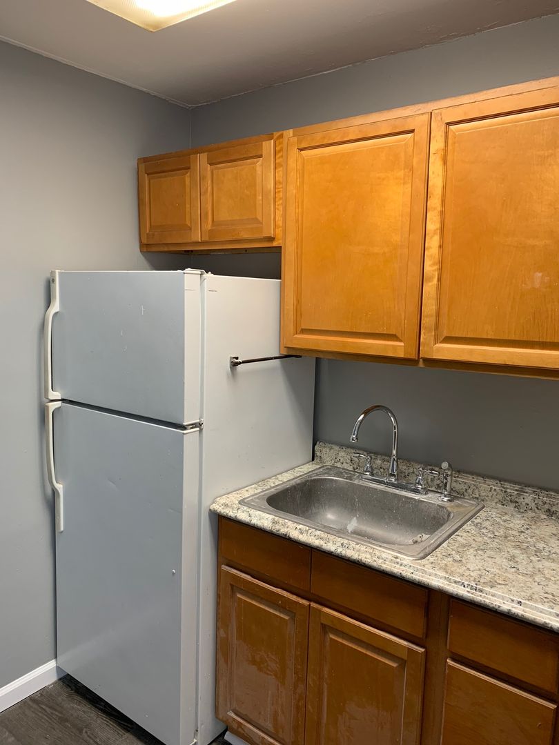 Trenton Apartment: 900 S Clinton Ave