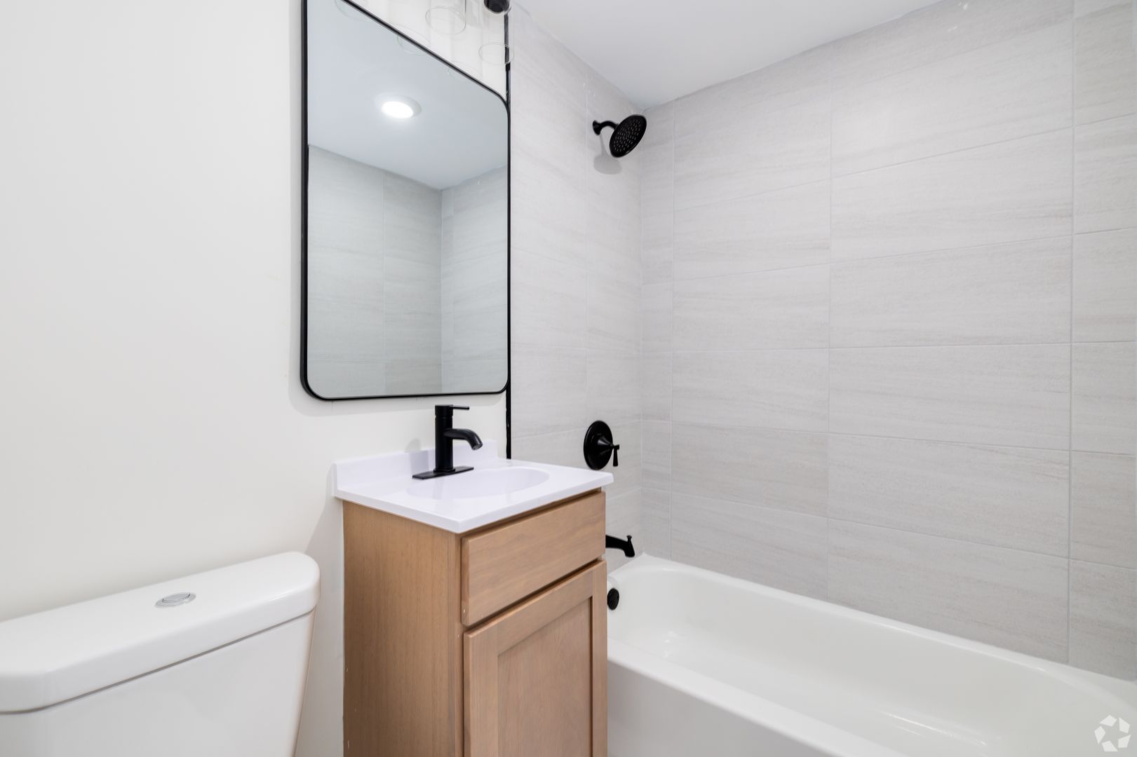 Philadelphia Apartment: 921 Tyson Ave