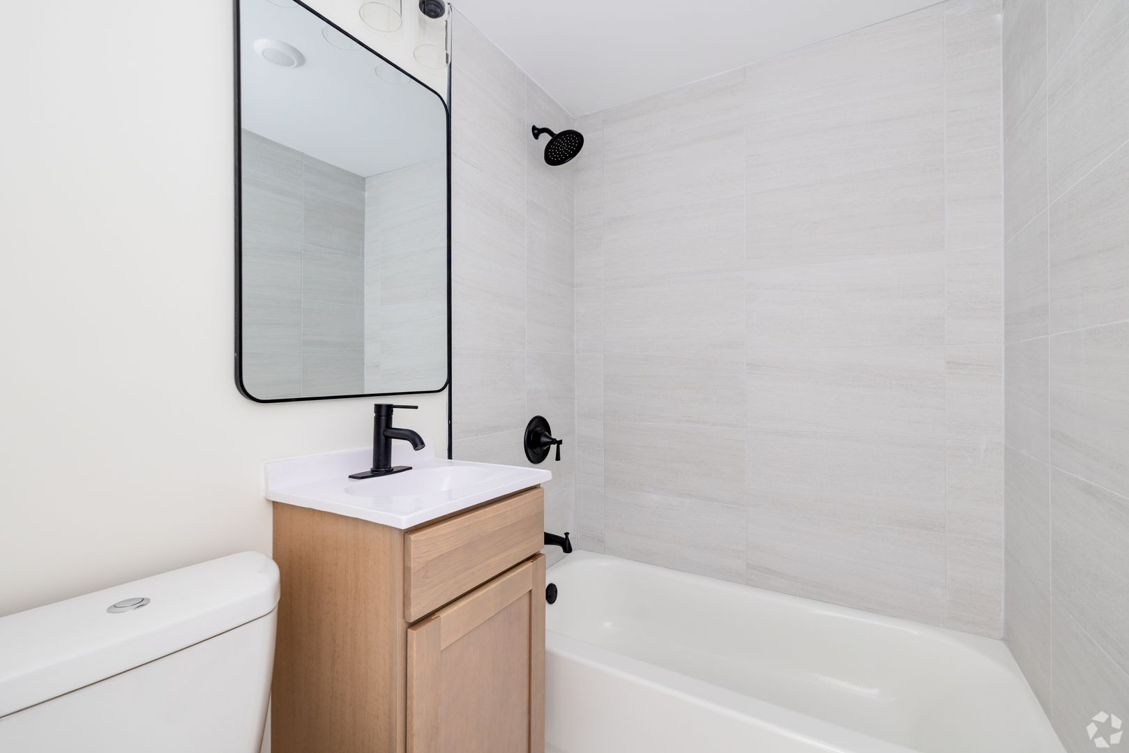 Philadelphia Apartment: 921 Tyson Ave