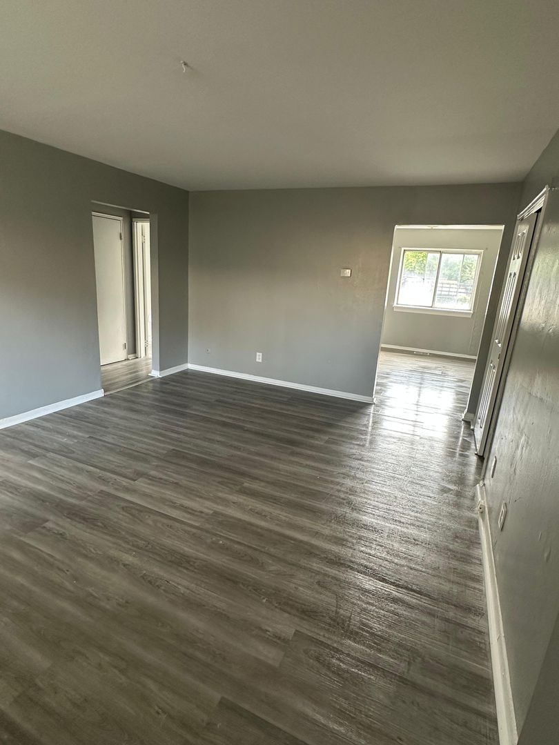 Trenton Apartment: 333 Bellevue Ave