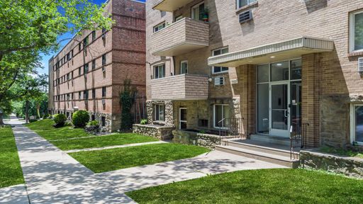 Beautiful Remodeled Unit – photo 1