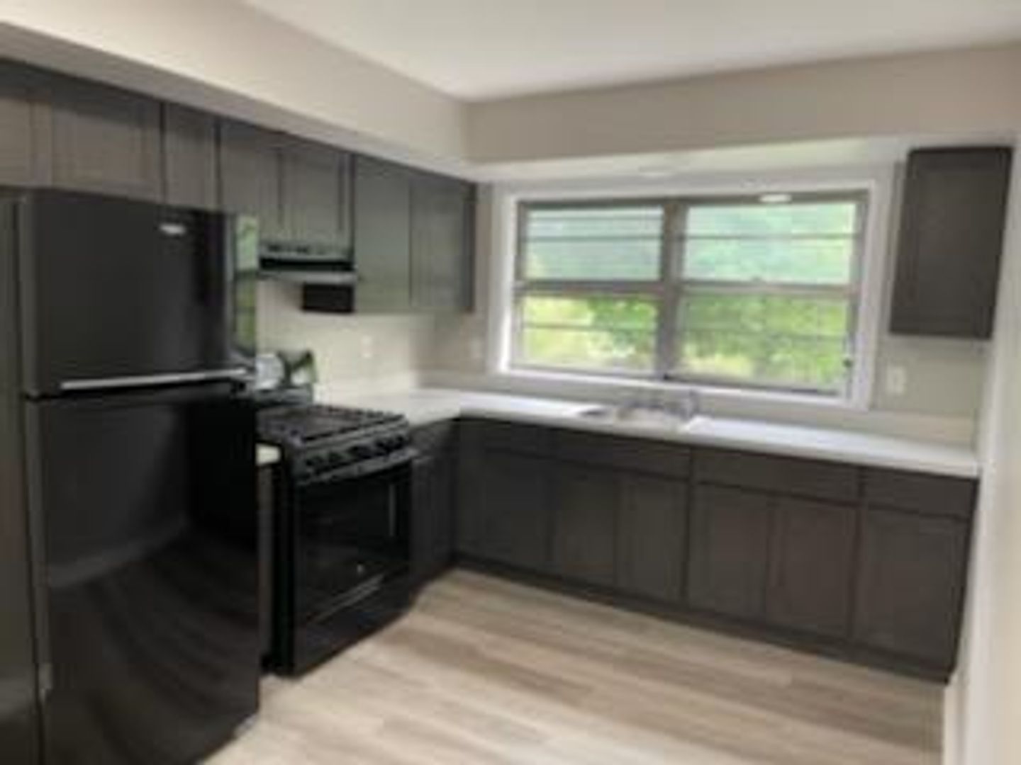 Trenton Apartment: 234 Maple Ave
