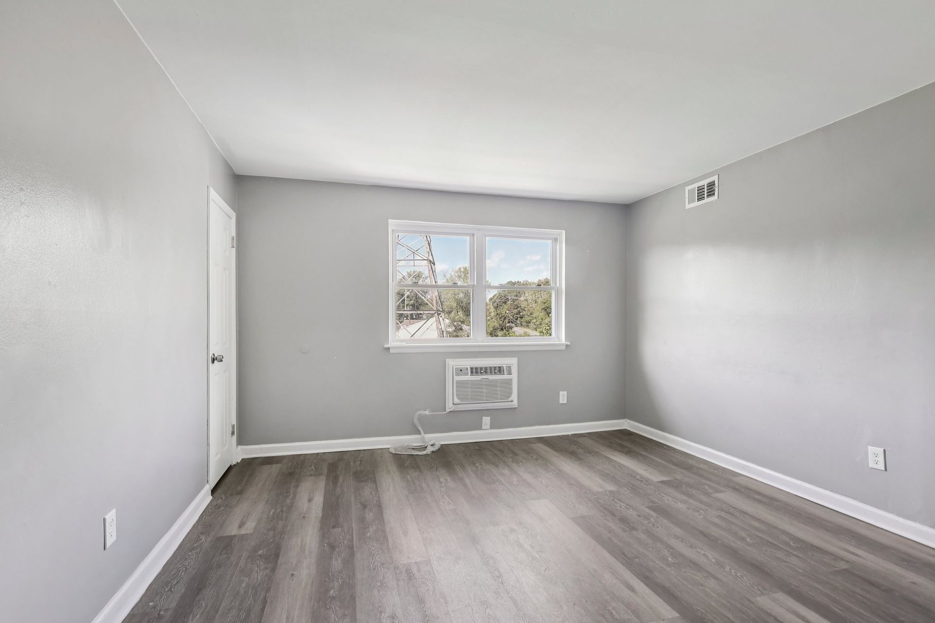 Blackwood Apartment: 440 North Black Horse Pike