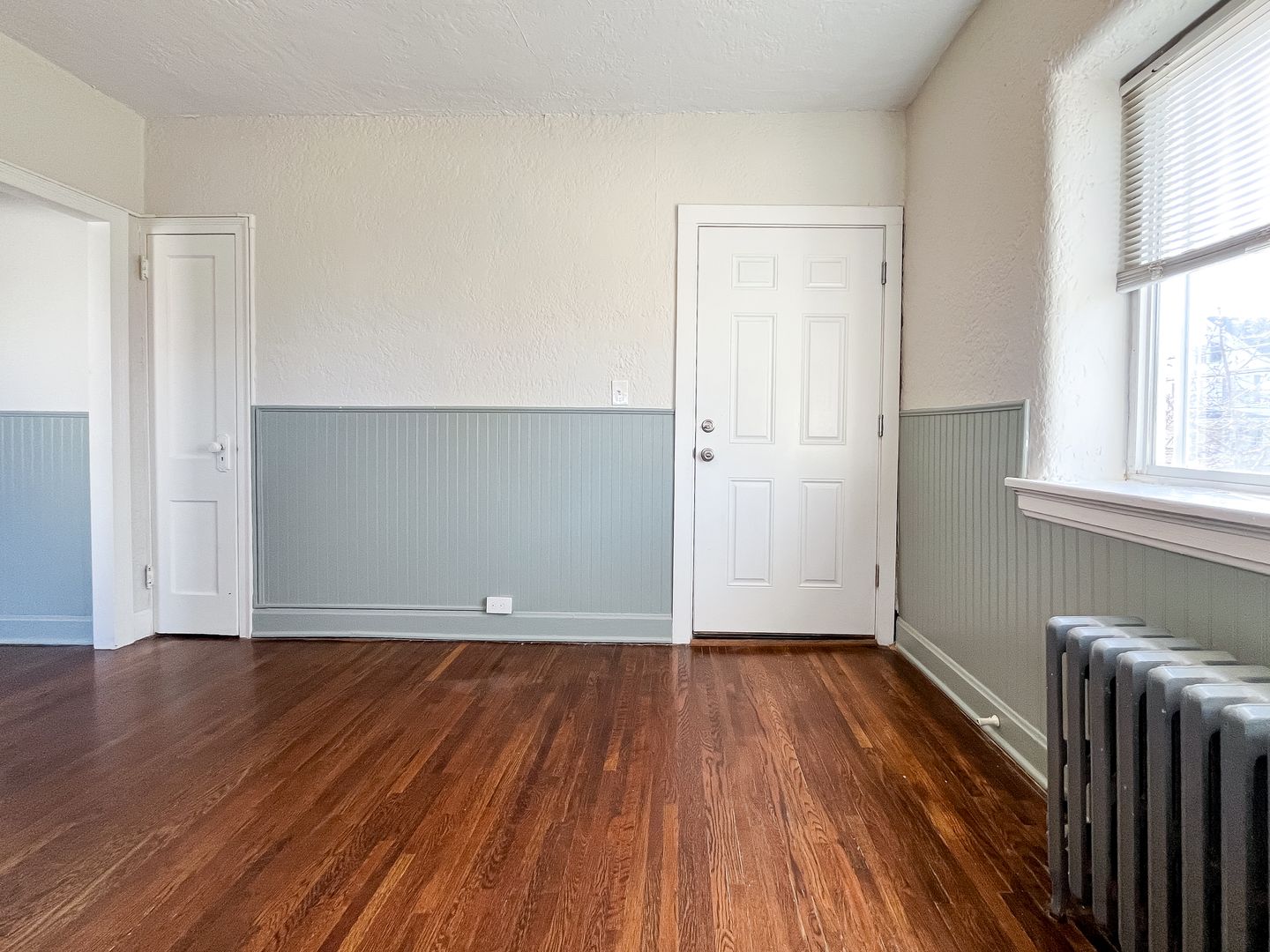 Cincinnati Apartment: 1922 Hopkins Avenue