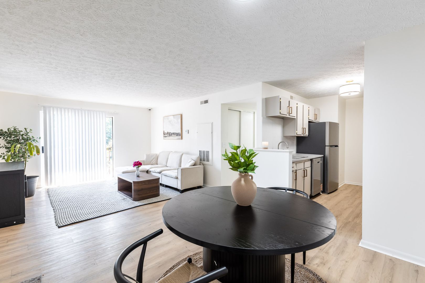 Cincinnati Apartment: 8565 Daly Rd.
