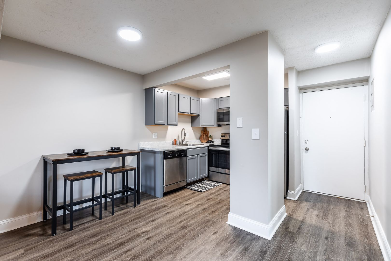 Cincinnati Apartment: 603 Hanna Ave