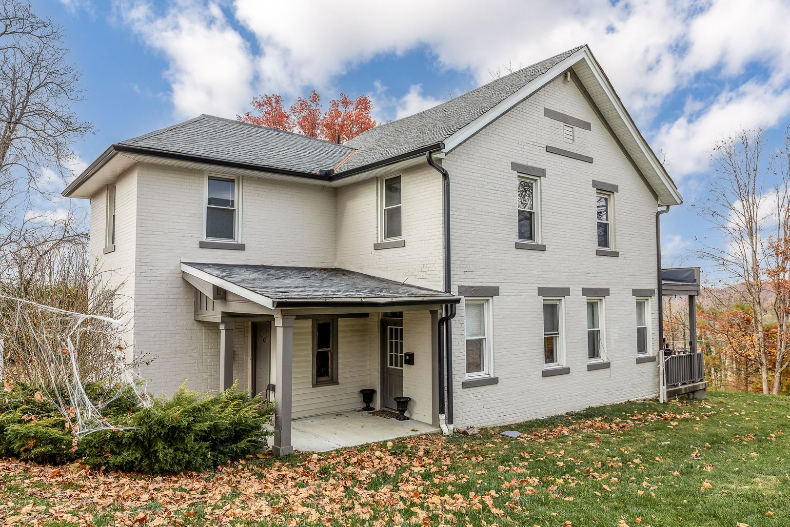 Cincinnati Apartment: 148 E Broadway St