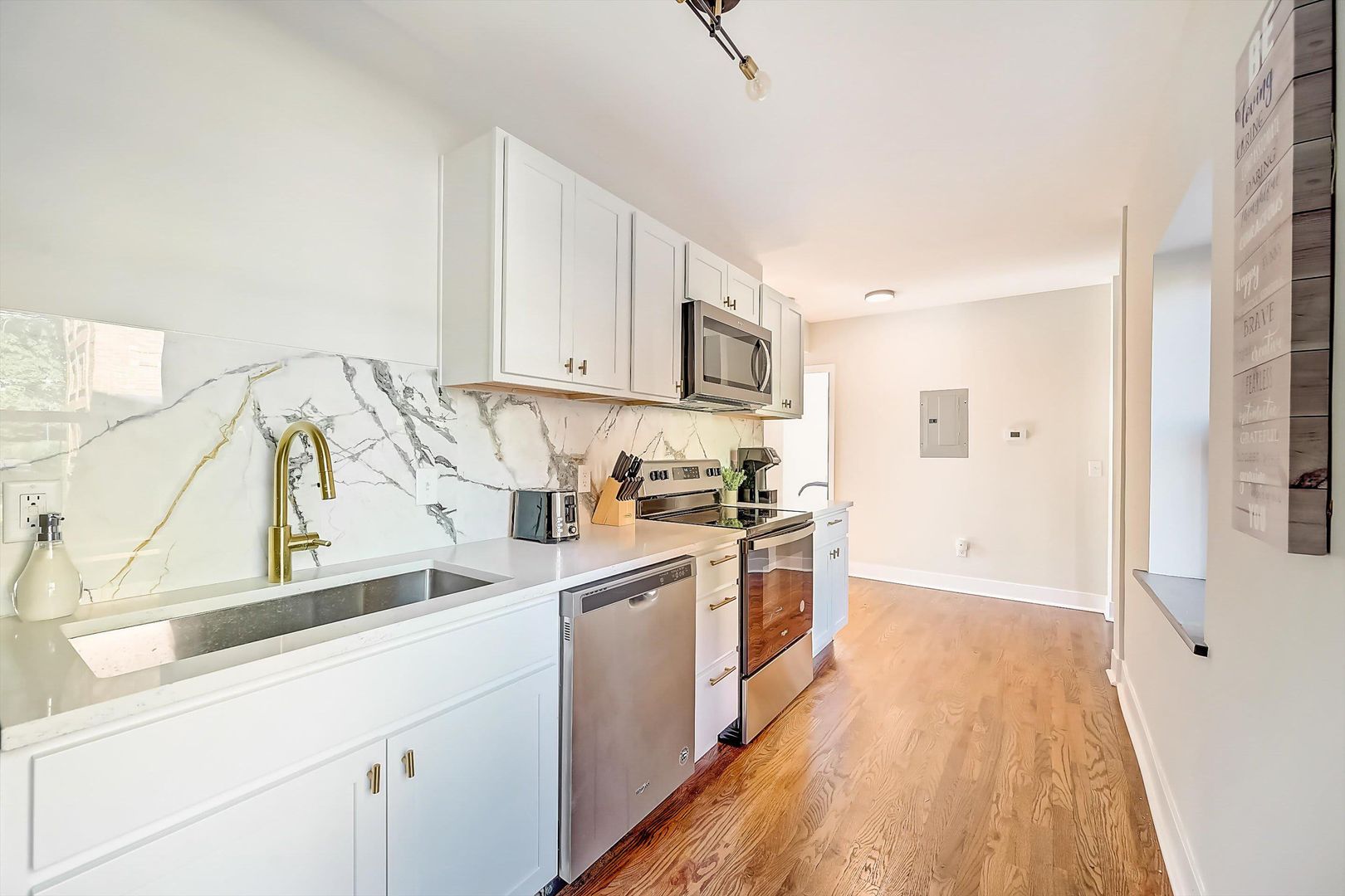 Cincinnati Apartment: 2622 Victory Parkway