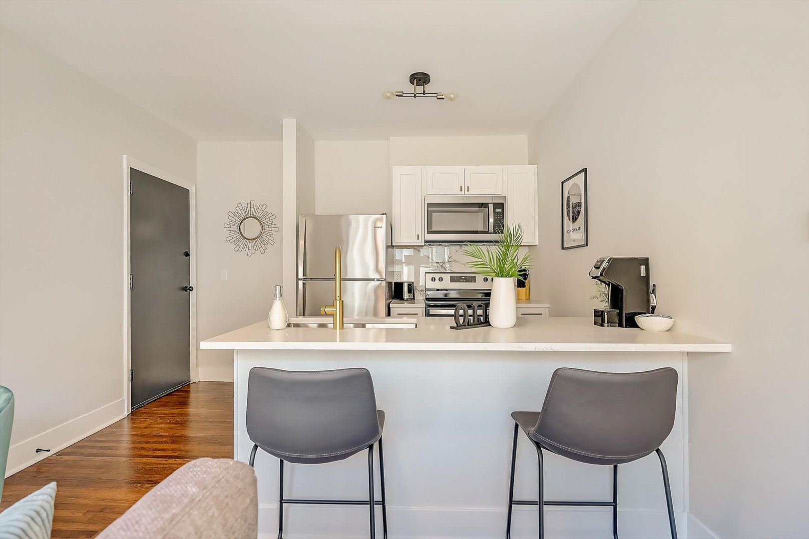 Cincinnati Apartment: 2622 Victory Parkway