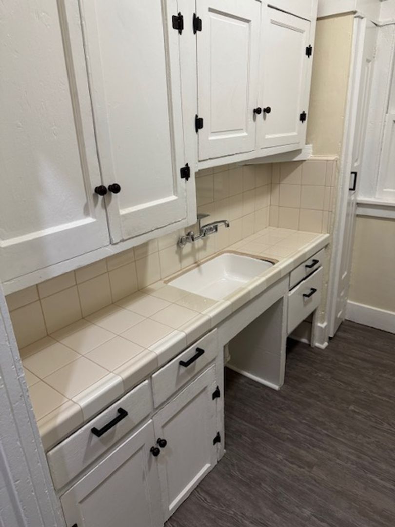 Los Angeles Apartment: 2600-2614 S San Pedro Street